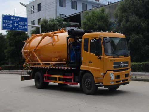 東風(fēng)天錦國五帶副發(fā)動機(jī)真空吸污車